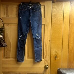 Levi 711 Jeans